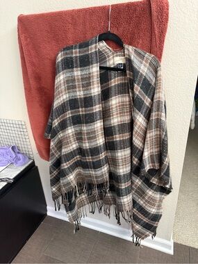Plaid Fringe Shawl - Brown & Black